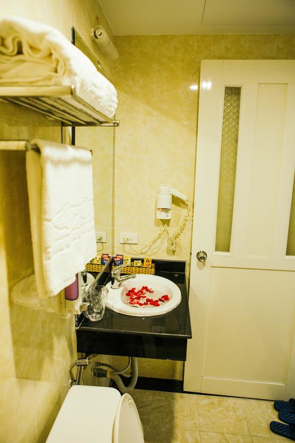 Tran Gia - Lang Ha Hotel Hanoi Exterior photo